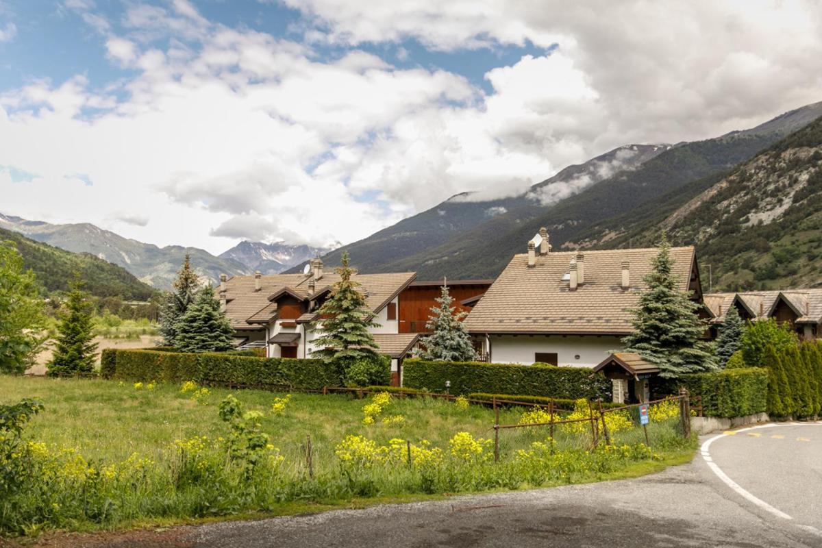 Cielo Blu Casa Alpina Vialattea Villa Oulx Bagian luar foto